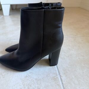 Marc Fisher Sleek leather 
 Black Ankle Booties